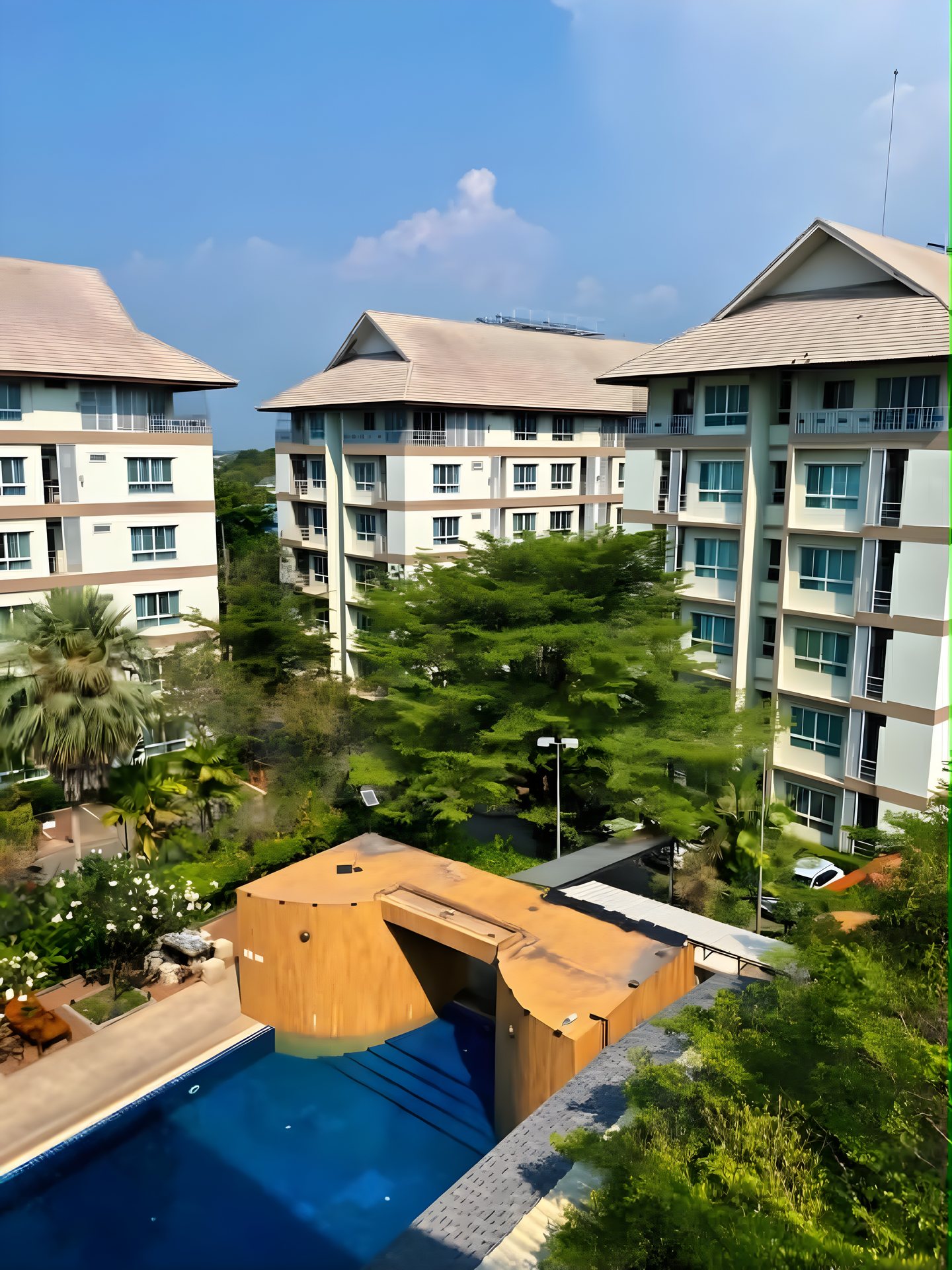 J Park Hotel tropical poolside